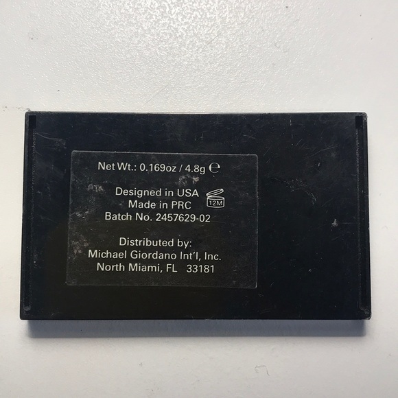 max studios eyeshadow - Picture 2 of 5